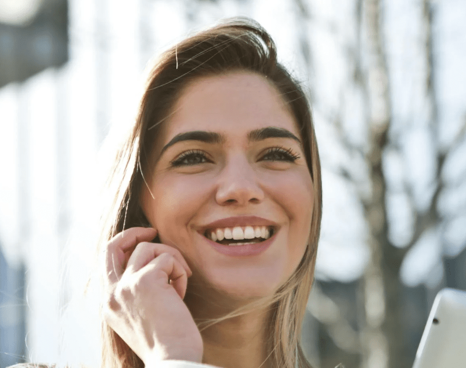 Sean Evans Veneers Are a Warning About Perfect Smile 4 women smiling
